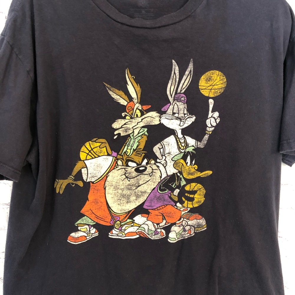 SOLD Vintage Looney Tunes Basketball T Shirt - Picture 2 of 4